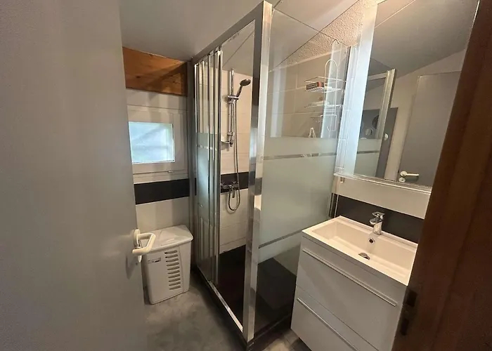 Maison Proche Avec Beau Jardin *